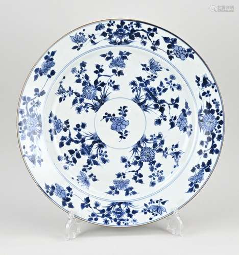 18th century Chinese Kang Xi dish, Ø 38.8 cm.