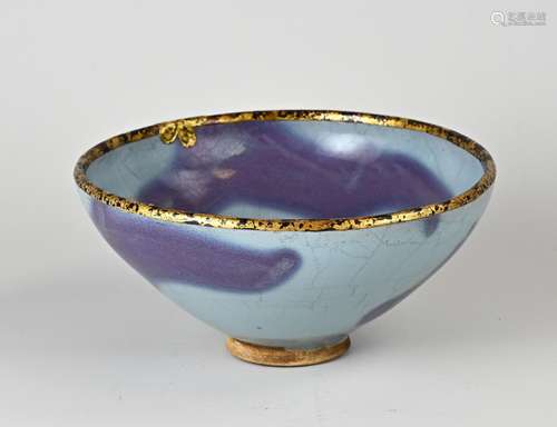 Chinese celandon bowl Ø 20.5 cm.