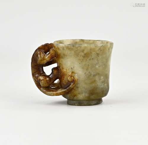 Chinese jade cup with salamander