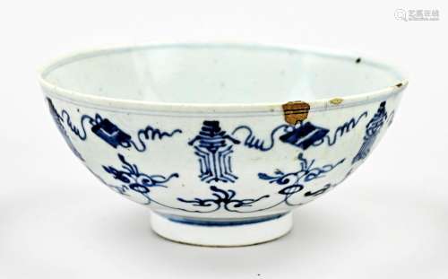 Antique Chinese bowl Ø 17.5 cm.