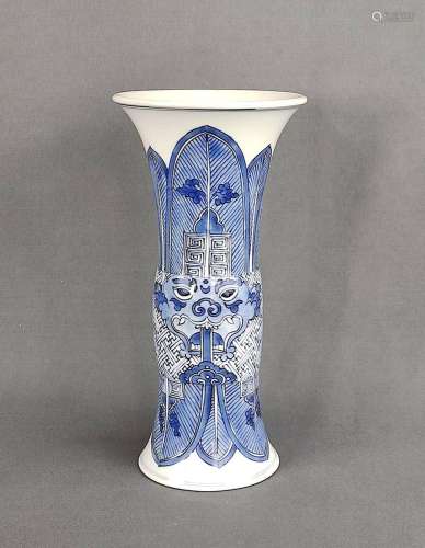 Vase, China, "gu"-shaped, elaborately painted in c...