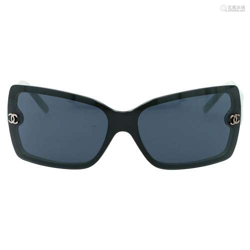 CHANEL Sonnenbrille.