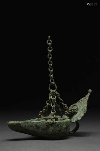 ROMAN BRONZE OIL LAMP WITH LEAF-SHAPED REFLECTOR