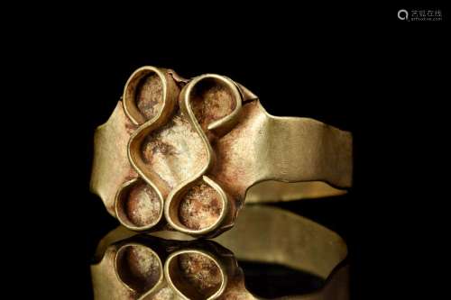 LATE ROMAN GOLD DECORATED RING