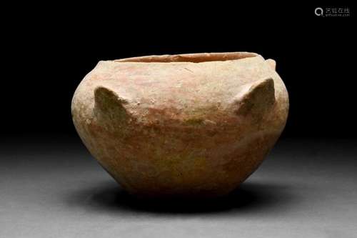 WESTERN ASIATIC EALY BRONZE AGE TERRACOTTA JAR