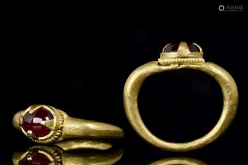 MEROVINGIAN LARGE GOLD AND RUBY FINGER RING