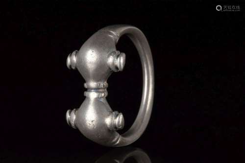 ROMAN SILVER RING WITH DOLPHIN HEADS