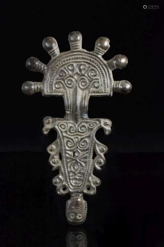 GERMANIC BRONZE RADIATE BROOCH WITH FACE