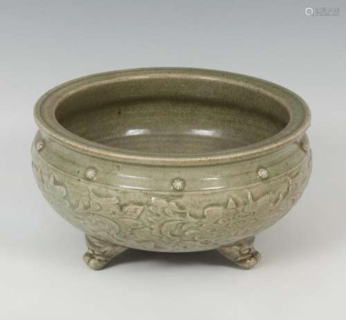 center piece; Longquan style, China, Qing Dynasty, 1664-1911...