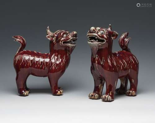 Pair of Foo "sang de boeuf" dogs, Qing dynasty. Ch...