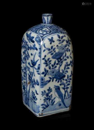 Vase; Ming dynasty, China, 16th century. Kraak porcelain. It...