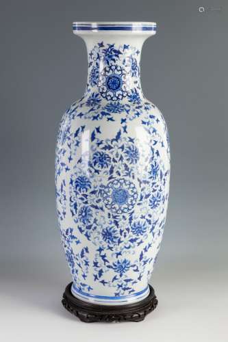 Vase. China, 20th century. Enamelled porcelain. With seal on...