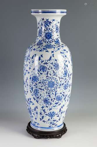 Vase. China, 20th century. Enamelled porcelain. With seal on...