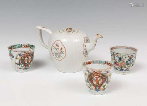 Teapot and teacup set; Company of the Indies, Qialong, 18th ...