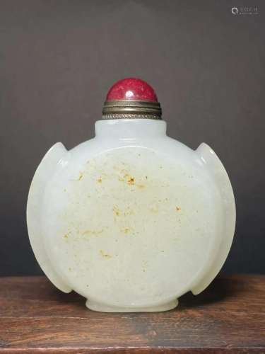 Superb Chinese Qing Dynasty Hetian Jade Snuff Bottle