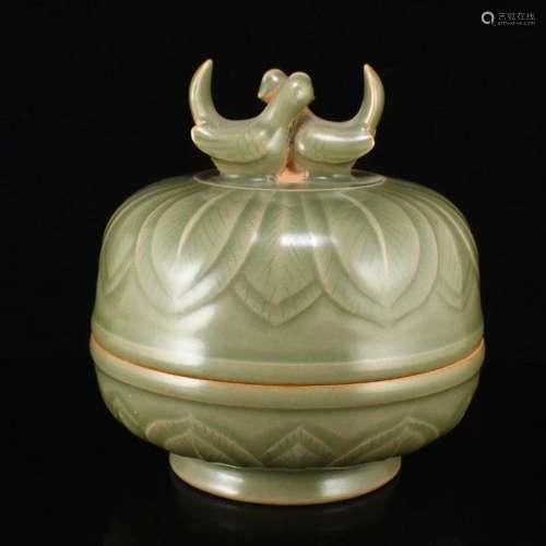 Vintage Chinese Yue Kiln Double Bird Porcelain Rouge Box w L...