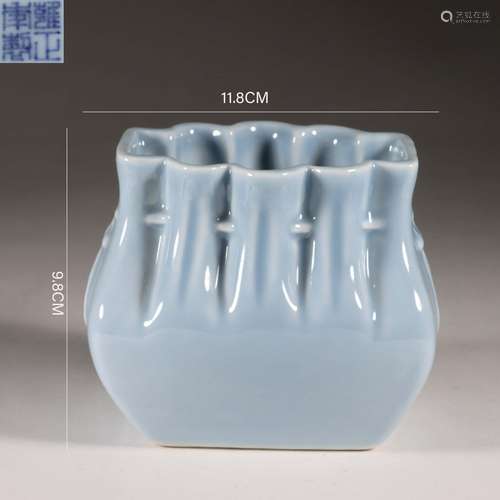 Sky-Blue Celadon-Glazed String Vase