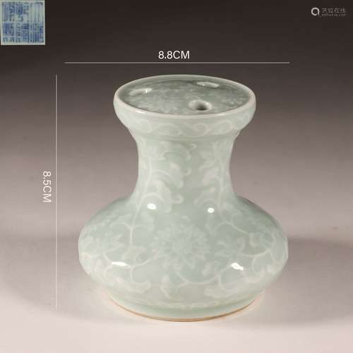 Celadon-Green Glaze Flower Flower Receptacle