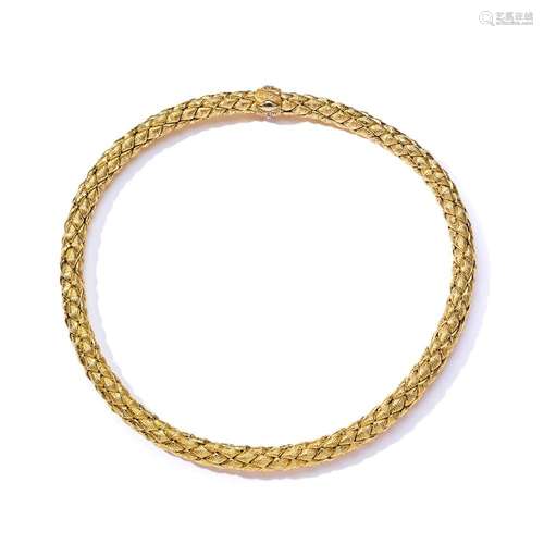 Chimento: A fancy-link necklace