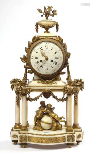 Grande pendule portique style Louis XVI en marbre blanc et b...