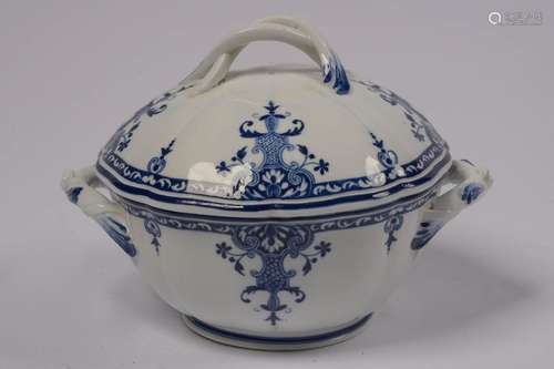 Bol à bouillon en porcelaine bleue et blanche de Tournai à d...