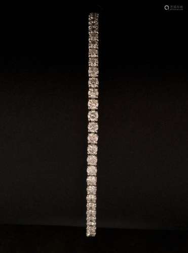Bracelet en or blanc 18 carats serti de diamants taille bril...