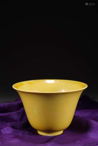 焦黃釉碗
