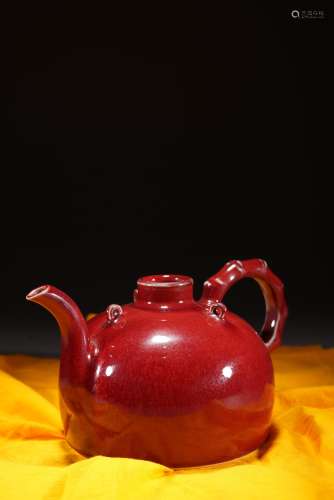 紅釉執壺