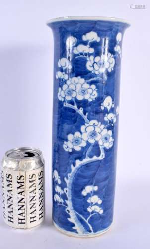 A LARGE 19TH CENTURY CHINESE BLUE AND WHITE PRUNUS VASE bear...