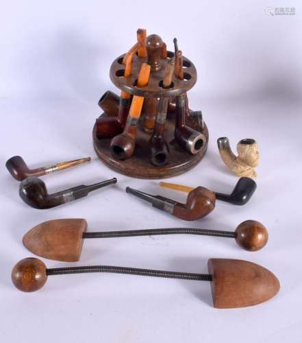A COLLECTION OF AMBER AND OTHER VINTAGE PIPES. (qty)