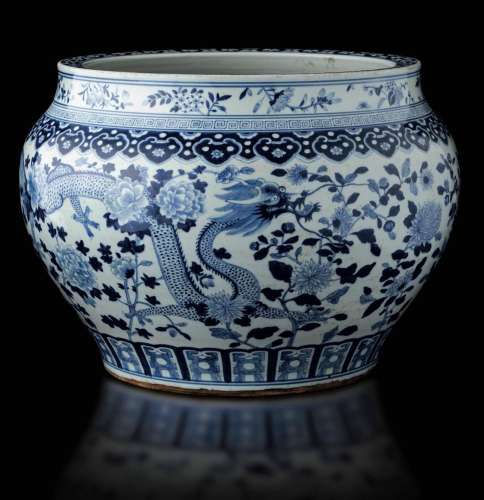 A porcelain cachepot, China, Qing Dynasty