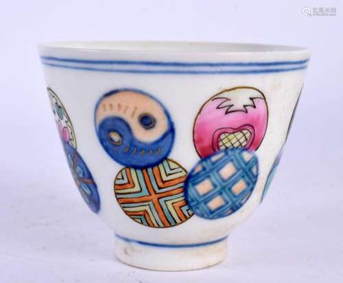 A CHINESE DOUCAI PORCELAIN TEABOWL 20th Century. 6.5 cm diam...