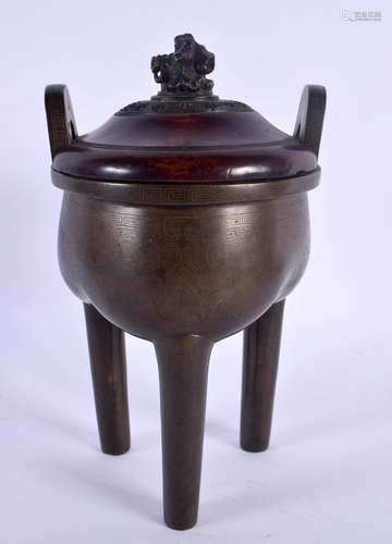 A FINE 18TH/19TH CENTURY CHINESE TWIN HANDLED CENSER AND COV...