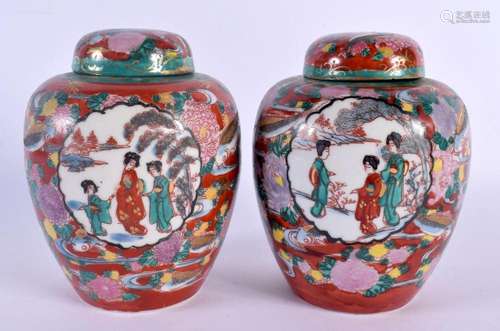 A PAIR OF EARLY 20TH CENTURY JAPANESE TAISHO PERIOD PORCELAI...