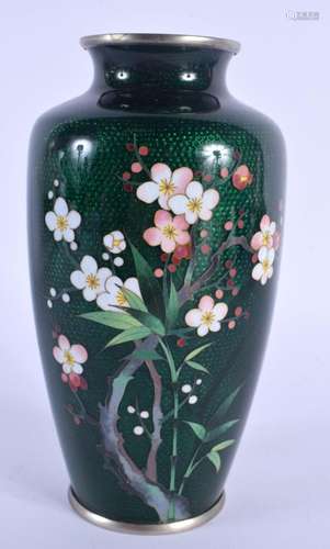 A JAPANESE TAISHO PERIOD CLOISONNE ENAMEL VASE. 16 cm high.