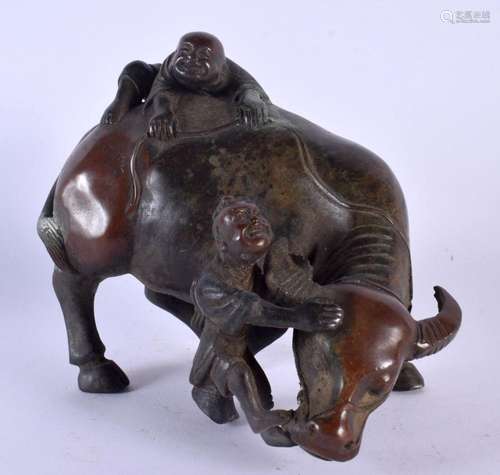 A CHINESE BRONZE FIGURE OF A BULLOCK 20th Century. 15 cm x 1...