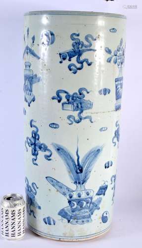 A LARGE CHINESE BLUE AND WHITE PORCELAIN STICK STAND 20th Ce...