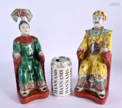 A PAIR OF EARLY 20TH CENTURY CHINESE PORCELAIN FIGURES Late ...