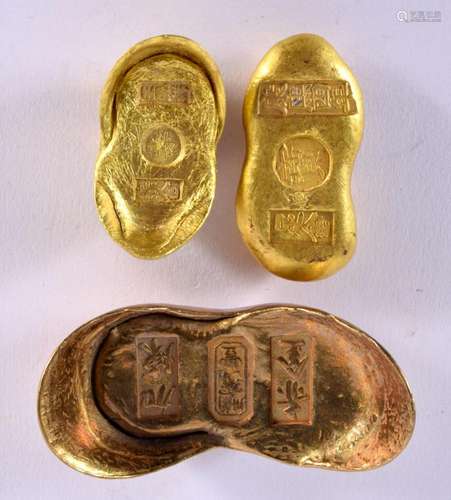 THREE CHINESE YELLOW METAL INGOTS 20th Century. 340 grams. L...