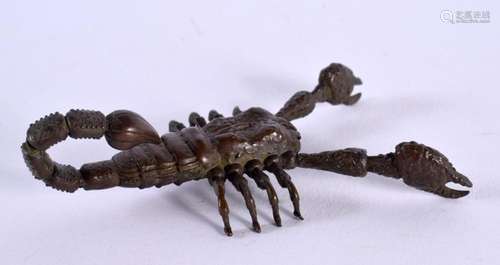 A JAPANESE BRONZE SCORPION OKIMONO. 9 cm x 4 cm.