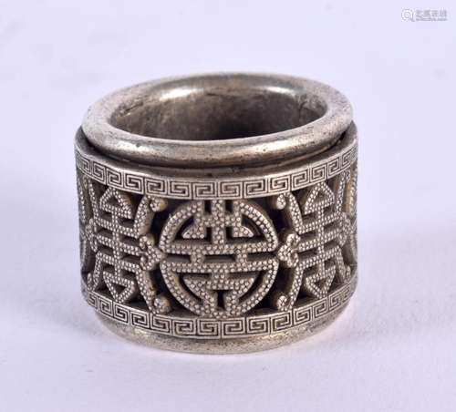 A CHINESE WHITE METAL ARCHERS RING 20th Century. 36 grams. 3...