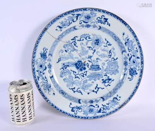 A LARGE 18TH CENTURY CHINESE BLUE AND WHITE DISH Yongzheng. ...