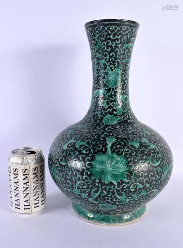 A LARGE CHINESE FAMILLE NOIRE GREEN ENAMELLED PORCELAIN VASE...