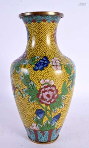 AN EARLY 20TH CENTURY CHINESE CLOISONNE ENAMEL VASE Late Qin...