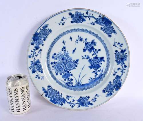 A LARGE 17TH/18TH CENTURY CHINESE EXPORT BLUE AND WHITE DISH...