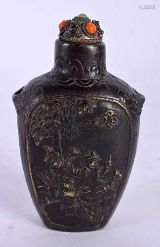 AN EARLY 20TH CENTURY CHINESE BRONZE SNUFF BOTTLE AND STOPPE...