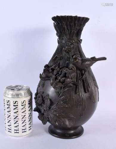 A 19TH CENTURY JAPANESE MEIJI PERIOD BULBOUS BRONZE VASE dec...