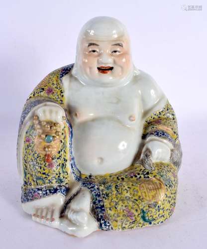 A RARE EARLY 20TH CENTURY CHINESE FAMILLE ROSE PORCELAIN BUD...