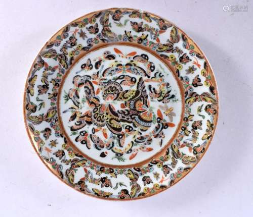 A 19TH CENTURY CHINESE FAMILLE ROSE BUTTERFLIES DISH Qing, w...