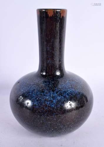 A CHINESE STUDIO POTTERY BULBOUS VASE. 15 cm high.